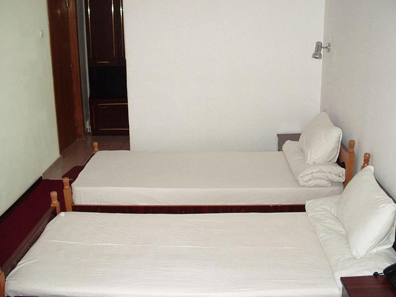 Hotel Uranus Bucareste Quarto foto
